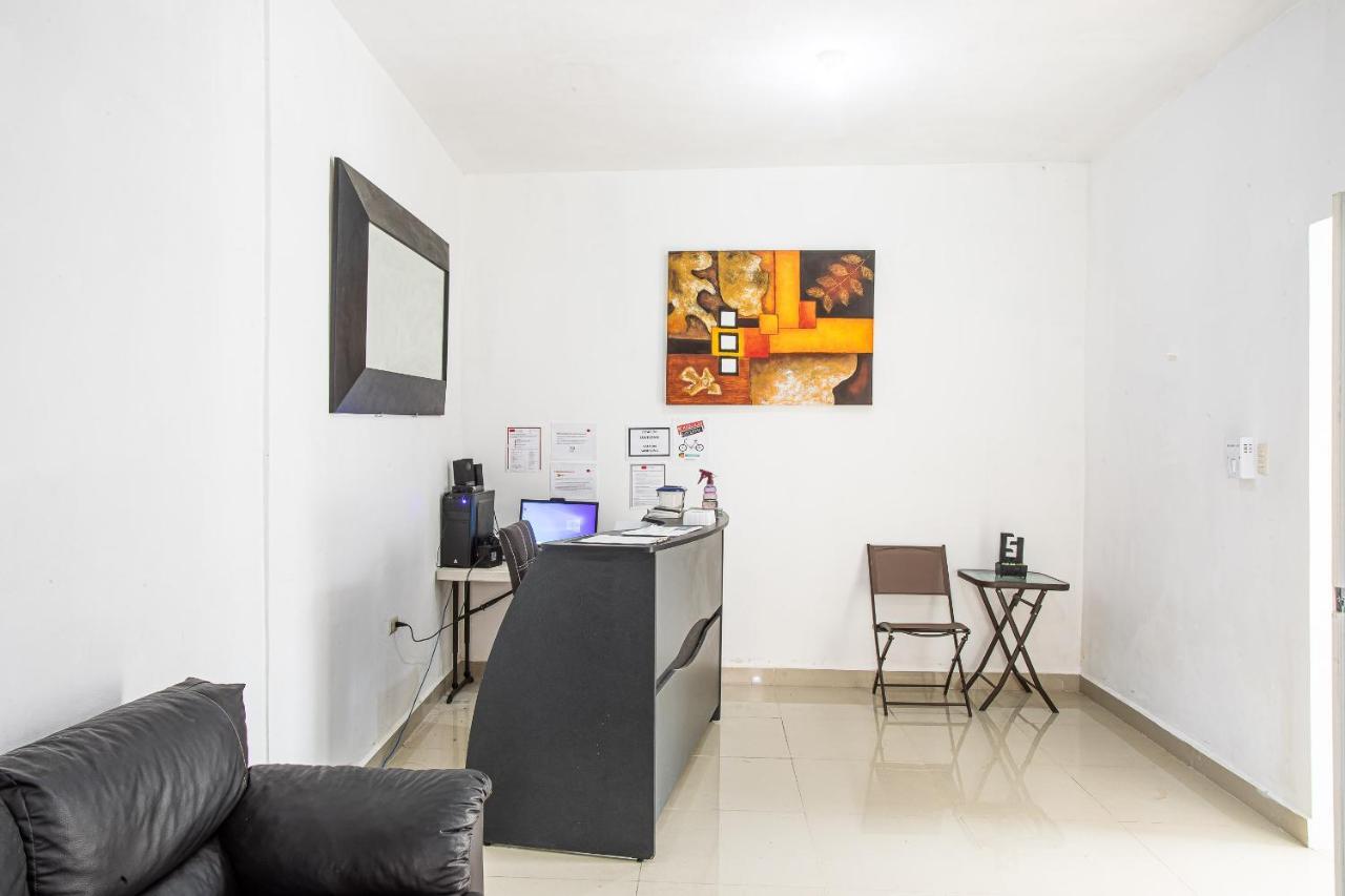 בקאלאר Hotel Casa Ariana מראה חיצוני תמונה