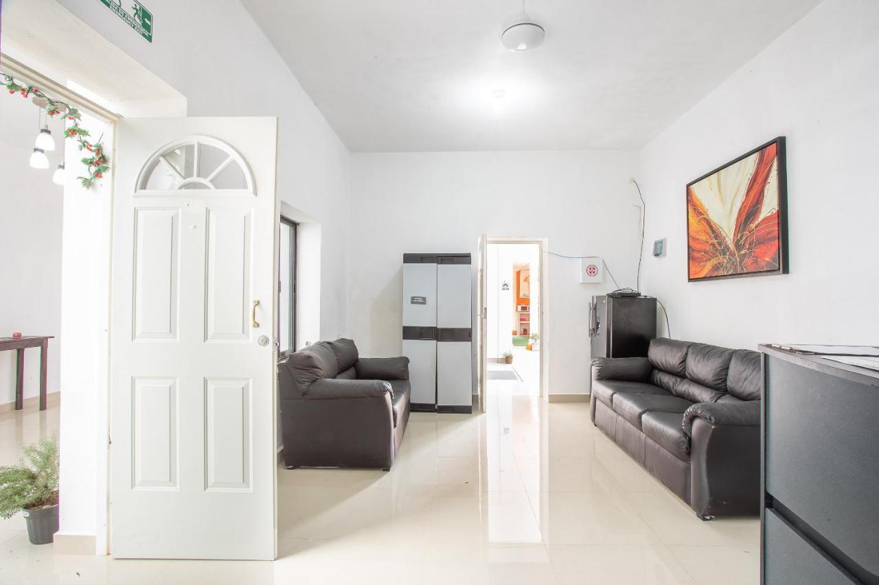 בקאלאר Hotel Casa Ariana מראה חיצוני תמונה